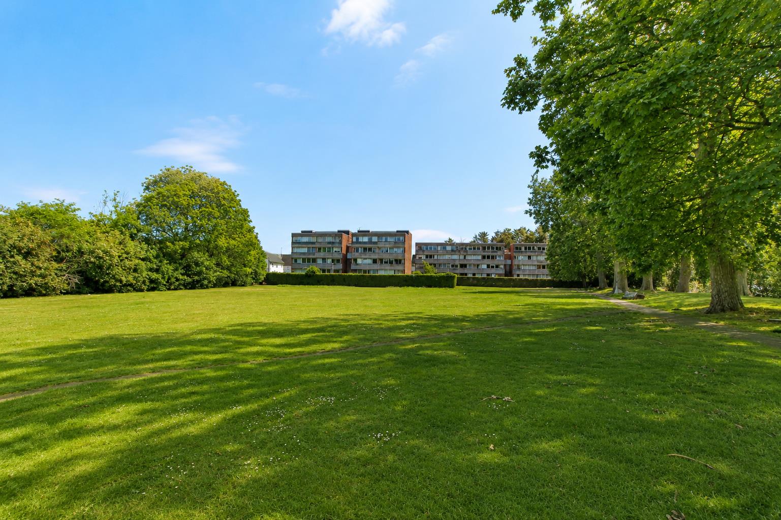 2 bed property in Meller Close, Beddington
